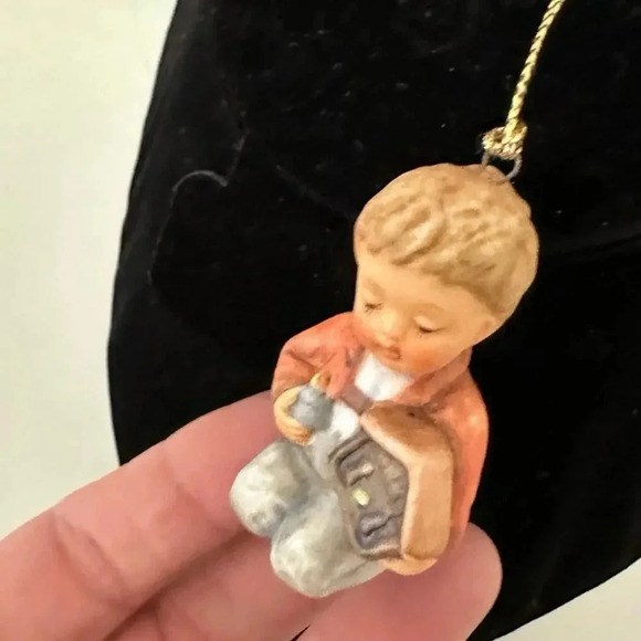 1997 Berta Hummel Goebel "My First Nativity Boy" Christmas Ornament - Picture 4 of 6